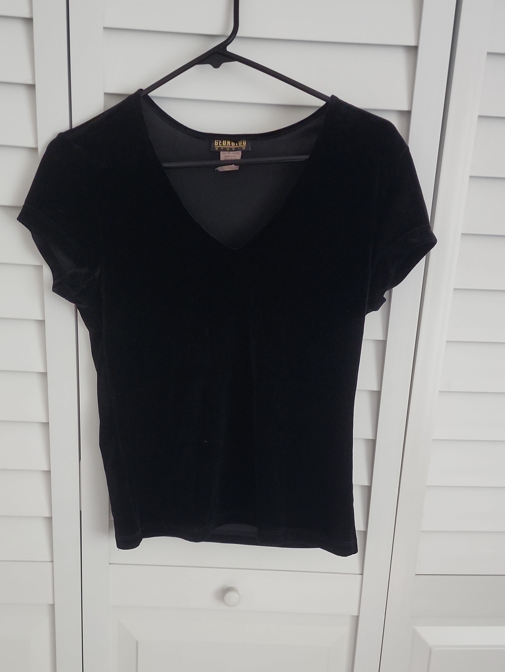 Black Velvet V-Neck Top -